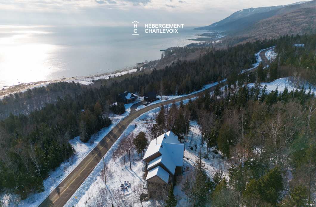 AUB-150 - Vue majestueuse sur le fleuve et le massif de Charlevoix
